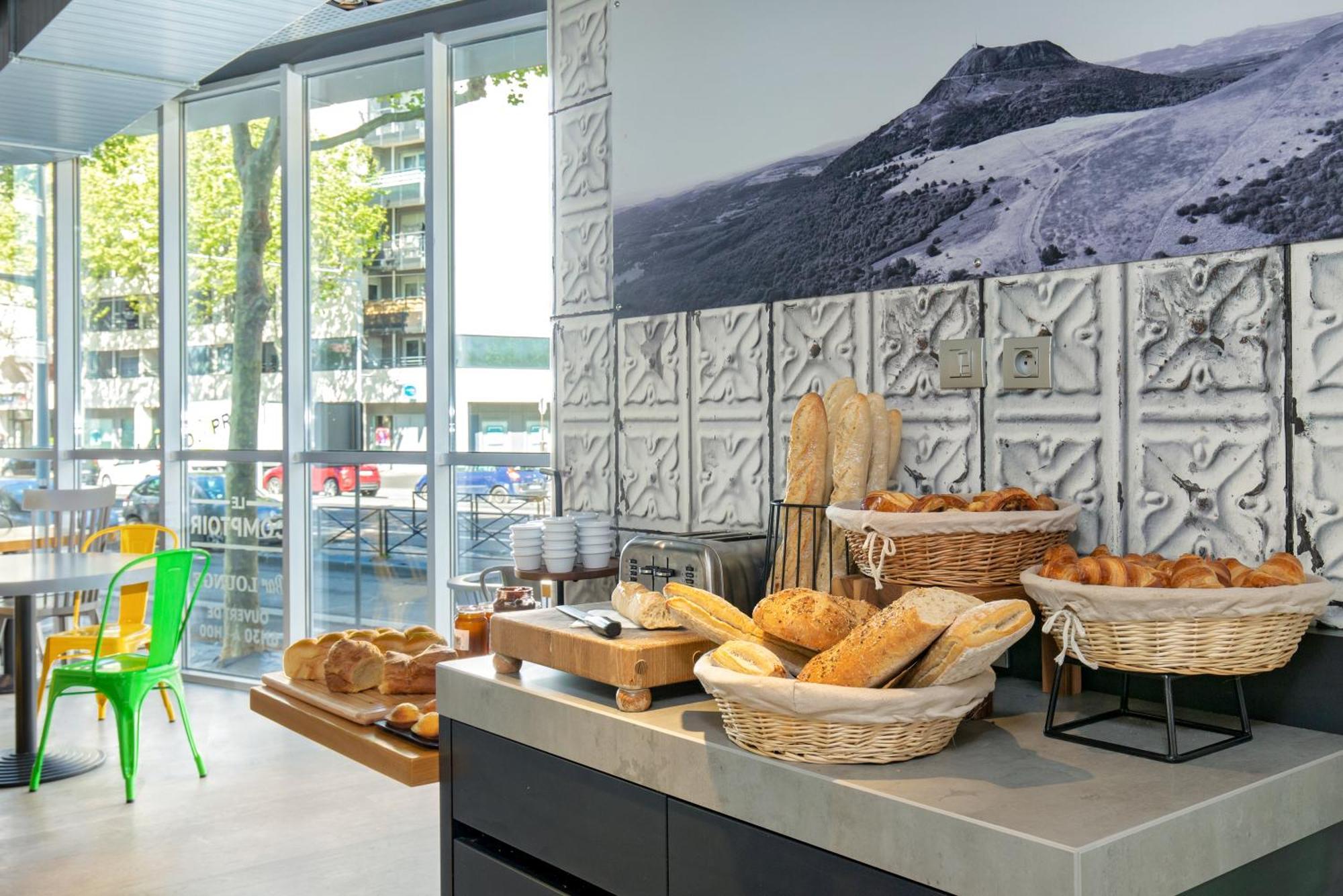 Campanile Clermont Ferrand Centre Hotel Екстериор снимка